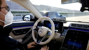 Mercedes darf hochautomatisiertes Fahren anbieten