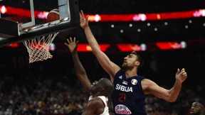 Titelkandidat Serbien hat keine Mühe