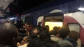 Massives Gedränge in Paris