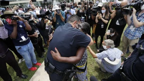 Menschen nehmen Abschied von George Floyd