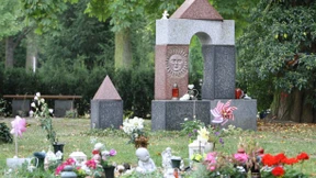Kompromiss im Streit um Kindergrabmal 