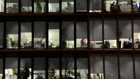 Wer in Deutschland Überstunden macht