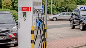 Weg frei für Ladestationen an der Autobahn