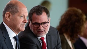 Ermittlungen belasten Scholz, Tschentscher und Finanzbeamte