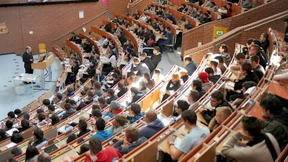 Hessen unterstützt 1975 Studenten in Finanznot