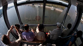 Rhein-Seilbahn darf bis 2026 bleiben