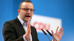 Spahn will seine schärfste Kritikerin treffen