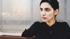 „Ein Licht aus der Dunkelheit tragen"