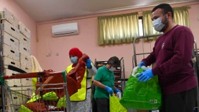 Soziale Tsunamis und Hungerschlangen