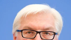 SPD sieht Erbe von Adenauer und Brandt in Gefahr