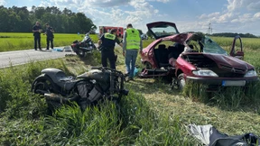 Mann fährt mit Auto in Bikergruppe – zwei Tote
