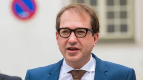 Lieferprobleme bei Verkehrsminister Dobrindt