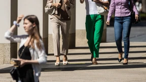 Die Frauen holen Christian ein