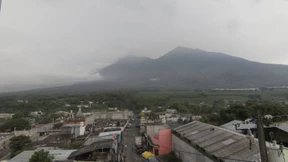 Feuervulkan bricht wieder aus