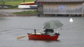 Regen und Gewitter bleiben