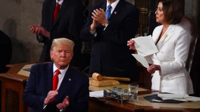 Pelosi zerreißt Redemanuskript