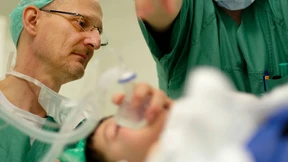 Wie gefährlich ist eine Narkose bei Kindern?