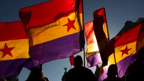 Zwischen Thronwechsel und Monarchendämmerung