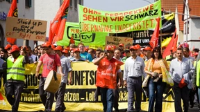 Opelaner laufen Sturm gegen Verlagerung ins Ausland