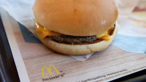 Kunden servieren McDonald’s ab