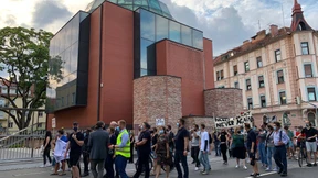 Verdächtiger nach Angriffen auf jüdische Gemeinde festgenommen