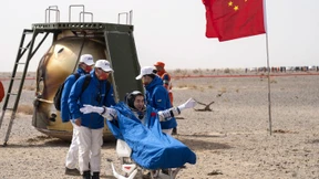 Chinas Taikonauten landen auf der Erde