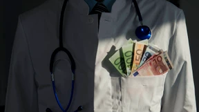 500 Ärzte wegen Bestechlichkeit bestraft