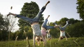 Wie lerne ich, ein Rad zu schlagen?