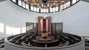 Rückkehr in prominente Lage