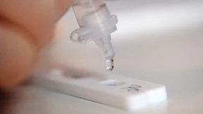 Positiv getestet – und keinen interessiert es