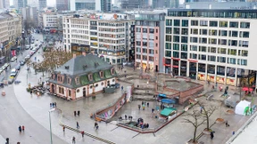 Der Krater wird zur Arena