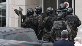 Linksextremisten nehmen Staatsanwalt als Geisel