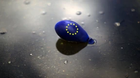 Mit der Hand auf dem Herzen