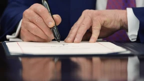 The „Deals“ Are a Case for the Bar Associations