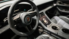 Der Taycan ist dem 911er auf den Fersen