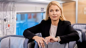 Der Spritpreis treibt Autofahrer in die Züge