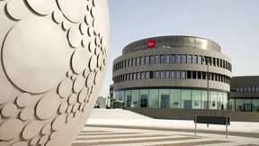 700 Mitarbeiter, offene Kamera-Fertigung