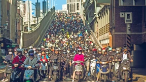 Wenn Du wissen willst, ob er Dich liebt, würfel einfach