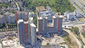 Studenten im Betonregal