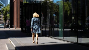 Welche Outfits im Büro erlaubt sind – und welche nicht