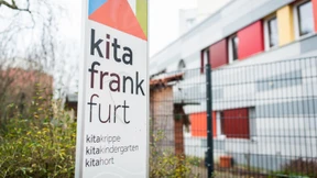 Bildungsdezernentin will Mehreinnahmenim im Haushalt für Schulen und Kitas