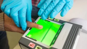 Ohne Papiere, aber mit Freifahrtschein?