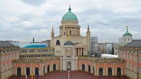 Hier sind Parlamentarier wie Könige