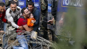 Mazedonische Polizei setzt Tränengas gegen Flüchtlinge ein