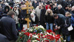 Hunderte geben Nemzow letztes Geleit