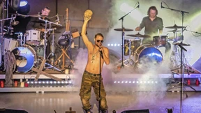 Er rollt das R wie eine kubanische Zigarre