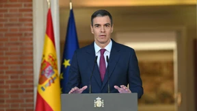 Spaniens Premier Sánchez bleibt im Amt