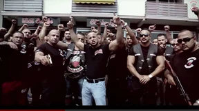 Wer sich widersetzt, dem wird ins Bein geschossen