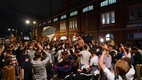 Fans in England ignorieren Corona-Regeln völlig