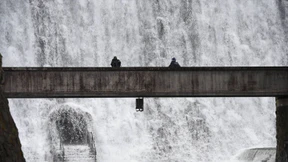 Regenmassen lassen Talsperre überlaufen